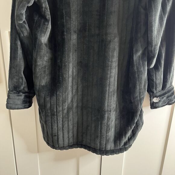Softies Button Down Embossed Shacket Plush Shirt Jacket size S Black NWT - Picture 10 of 10